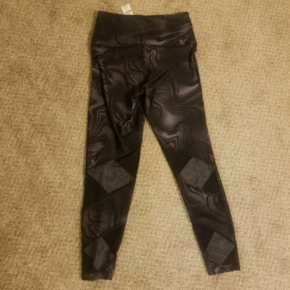 Victoria's Secret Ultimate Highwaist Ankle Legging - Picture 8 of 8